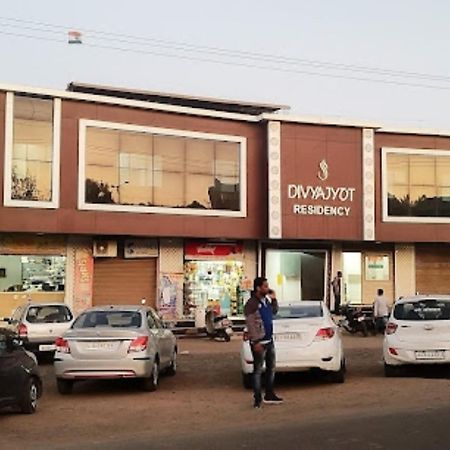 Divya Jyot Residency Bhuj Hotel Bagian luar foto