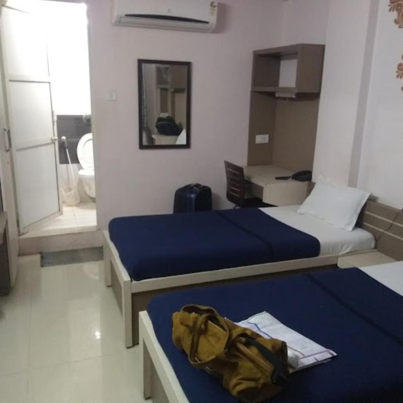 Divya Jyot Residency Bhuj Hotel Bagian luar foto