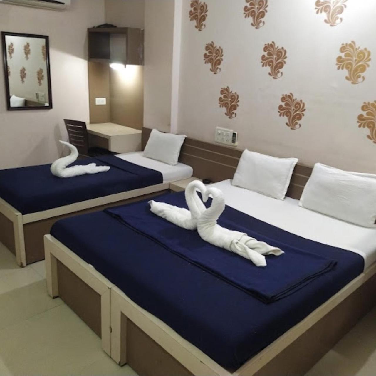 Divya Jyot Residency Bhuj Hotel Bagian luar foto