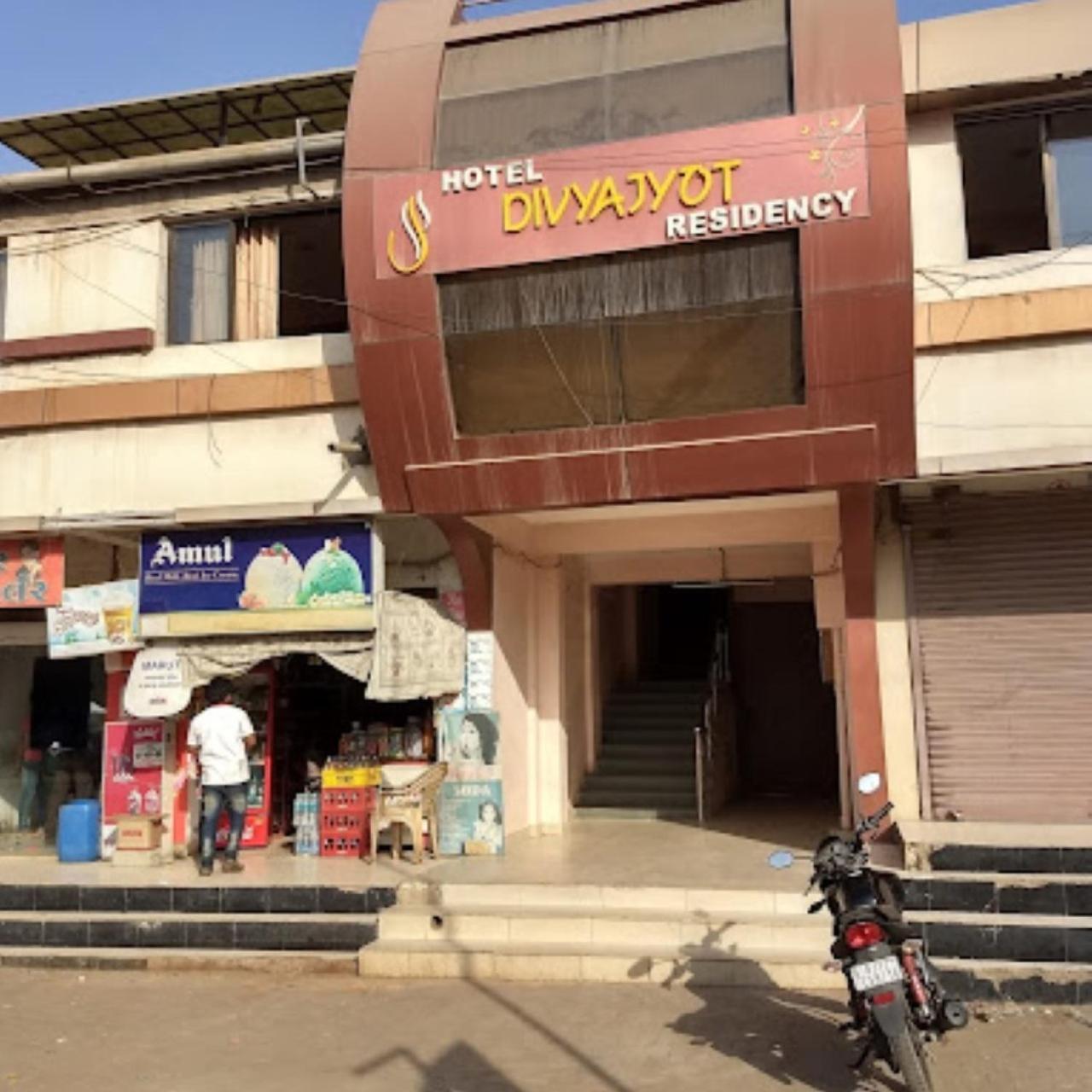Divya Jyot Residency Bhuj Hotel Bagian luar foto